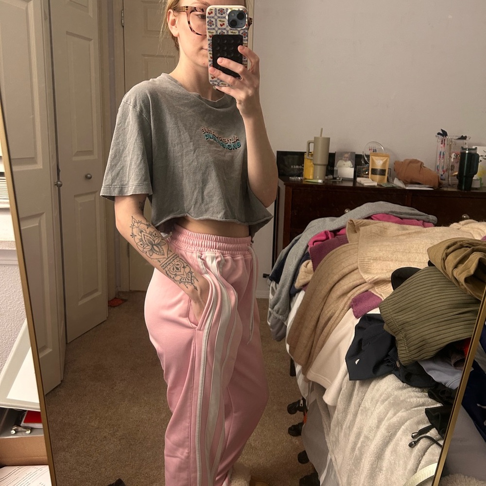 PRETTY LITTLE THING SWEATS - Picture 5 of 5